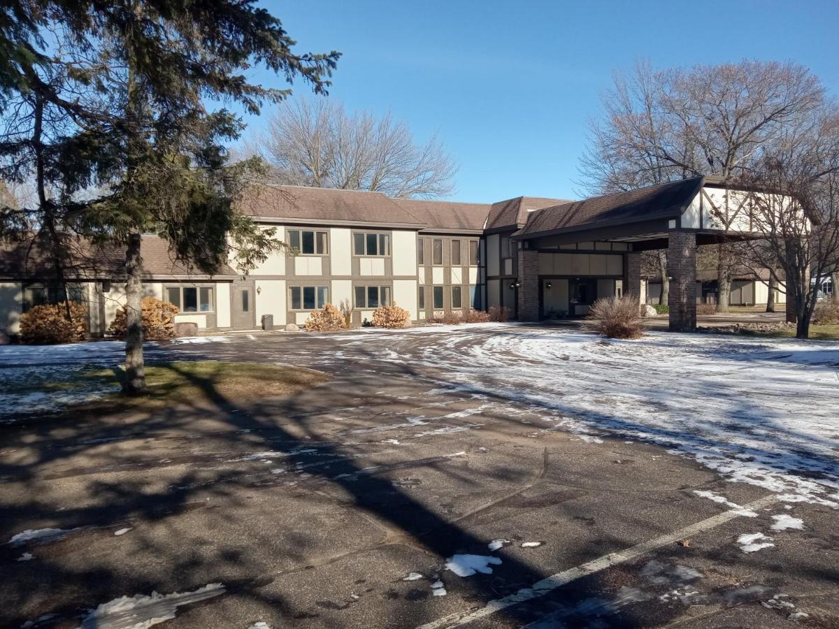 Paradise Shores Hotel Holcombe Exterior photo